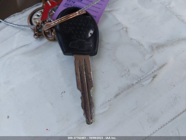 2005 CHEVROLET AVEO LS VIN: KL1TD52665B288223