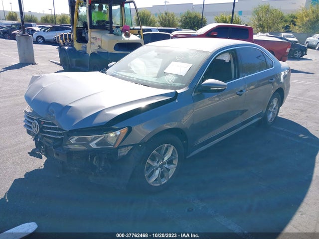 1VWAT7A35HC033144 Volkswagen Passat 1.8t S