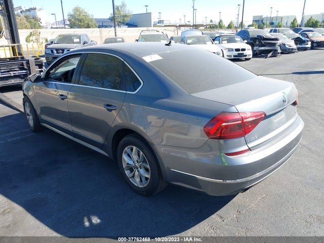 1VWAT7A35HC033144 Volkswagen Passat 1.8t S
