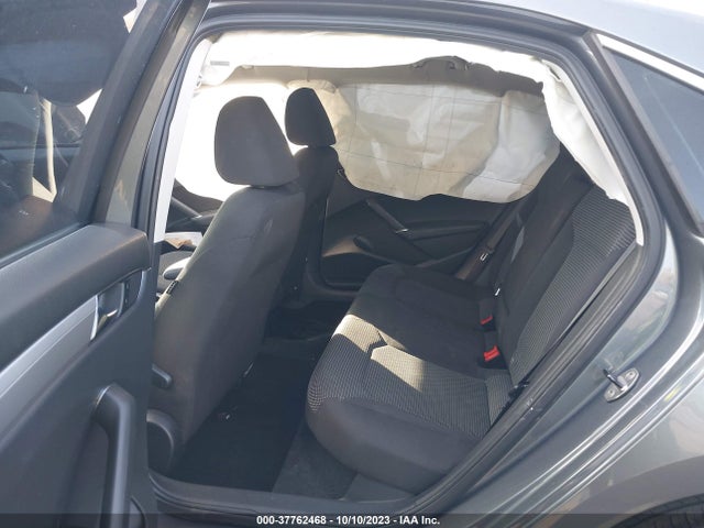 1VWAT7A35HC033144 Volkswagen Passat 1.8t S