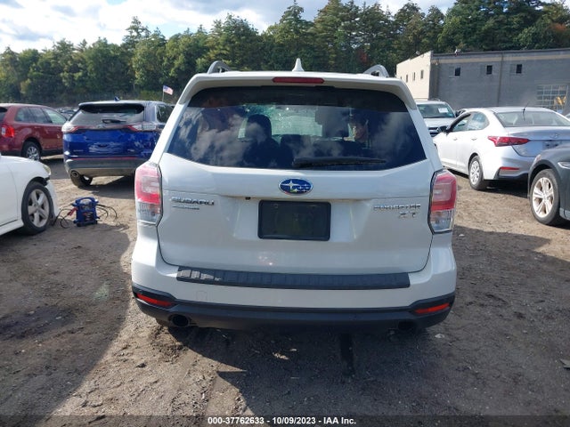 Subaru Forester 2.0xt Touring 2018 JF2SJGWC3JH457762 Image 15