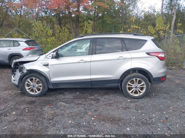 1FMCU9GD2HUD80666 Ford ESCAPE SE