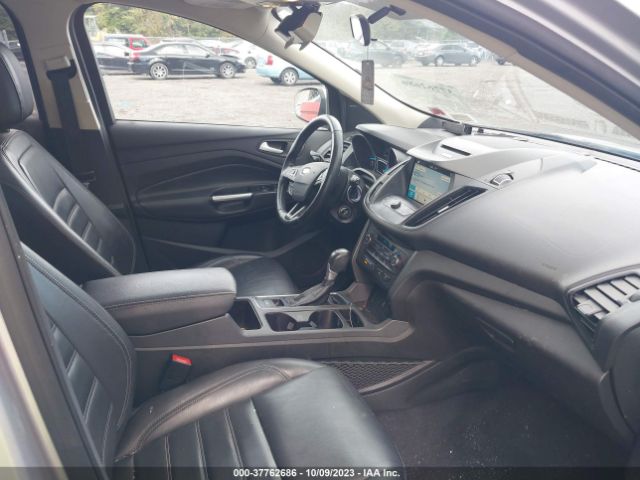 1FMCU9GD2HUD80666 Ford ESCAPE SE