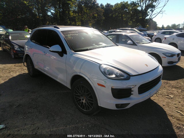 2017 PORSCHE CAYENNE WP1AA2A28HKA91580 Photo 0