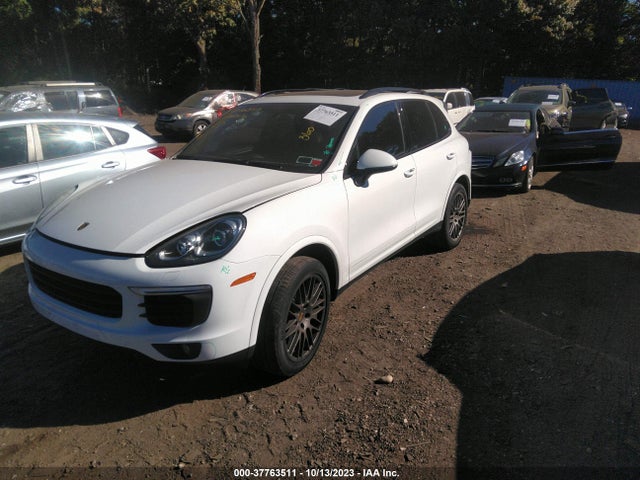 2017 PORSCHE CAYENNE WP1AA2A28HKA91580 Photo 1