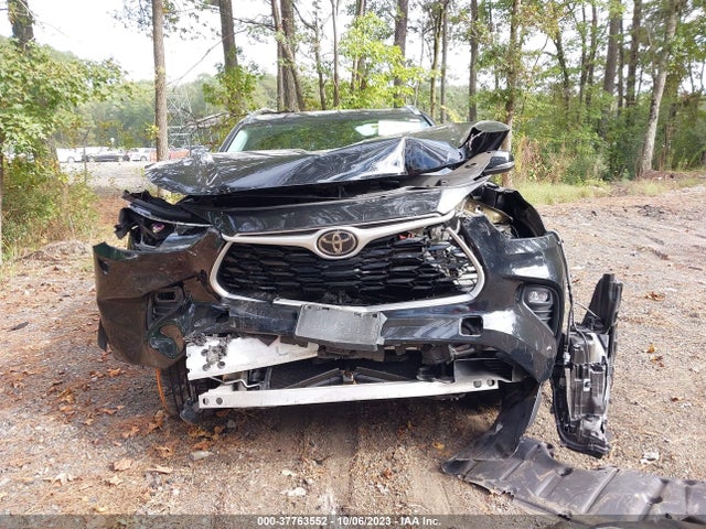 2021 TOYOTA HIGHLANDER XLE VIN: 5TDHZRBH7MS067861
