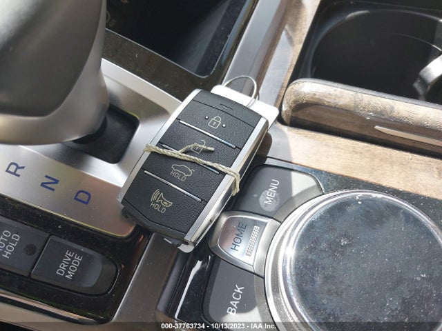 Genesis G90 2017 KMHG34JA6HU026221 Image 24