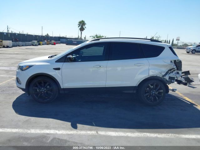 1FMCU0GD2KUA71962 Ford ESCAPE SE