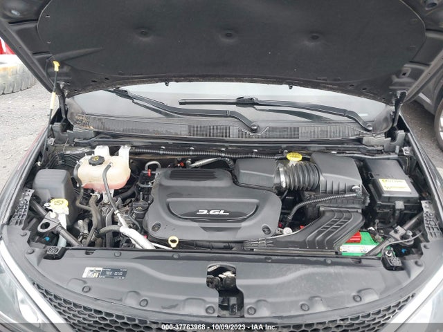 2C4RC1BG2JR322810 Chrysler Pacifica Touring L