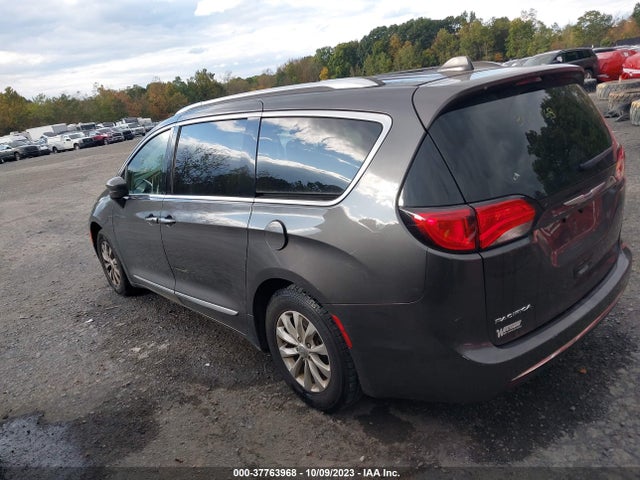 2C4RC1BG2JR322810 Chrysler Pacifica Touring L