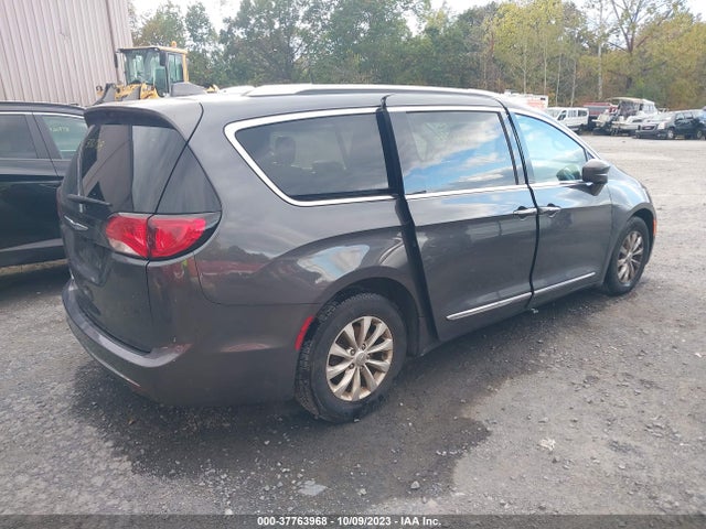2C4RC1BG2JR322810 Chrysler Pacifica Touring L
