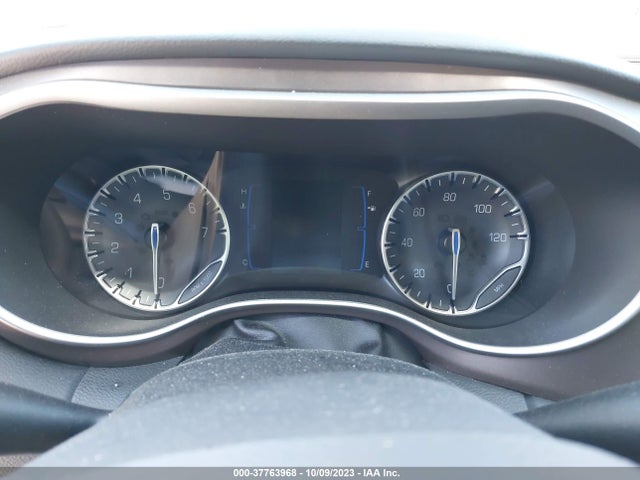 2C4RC1BG2JR322810 Chrysler Pacifica Touring L