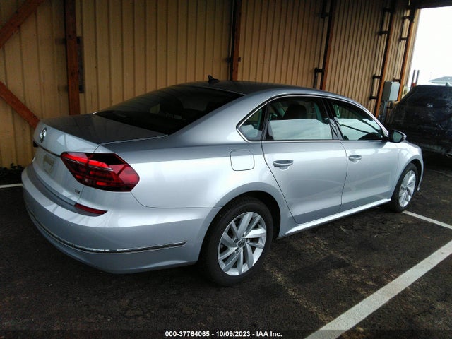 1VWBA7A36JC040992 Volkswagen Passat 2.0t Se