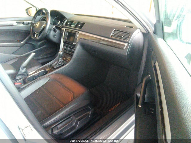 1VWBA7A36JC040992 Volkswagen Passat 2.0t Se