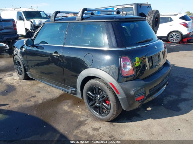 2012 MINI COOPER HARDTOP WMWSU3C52CT257425 Photo 2