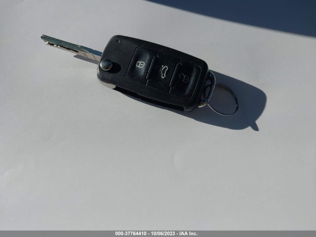 3VWLL7AJ2EM393991 Volkswagen Jetta Sedan Tdi W/premium