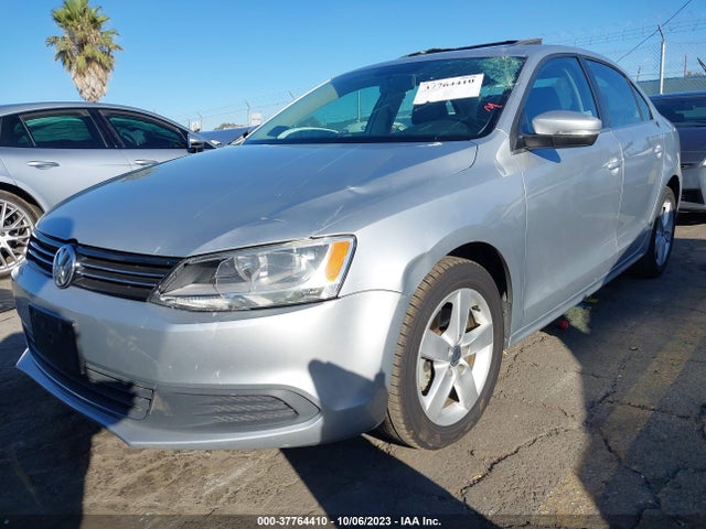 3VWLL7AJ2EM393991 Volkswagen Jetta Sedan Tdi W/premium