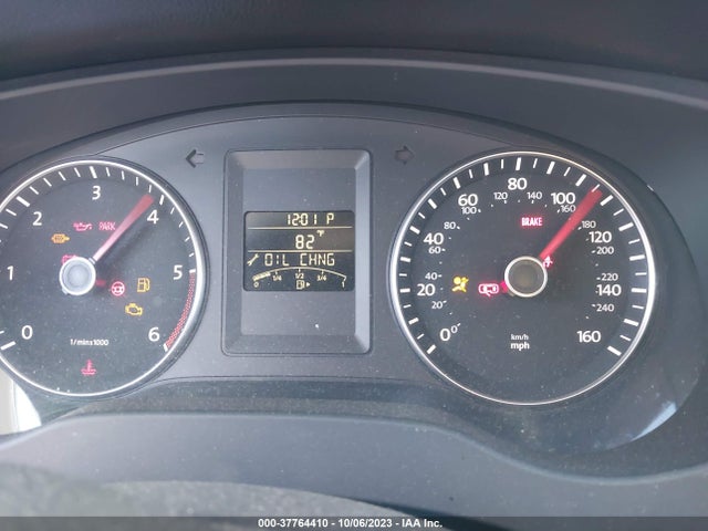3VWLL7AJ2EM393991 Volkswagen Jetta Sedan Tdi W/premium