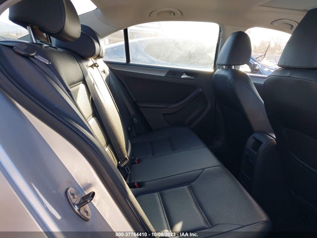 3VWLL7AJ2EM393991 Volkswagen Jetta Sedan Tdi W/premium