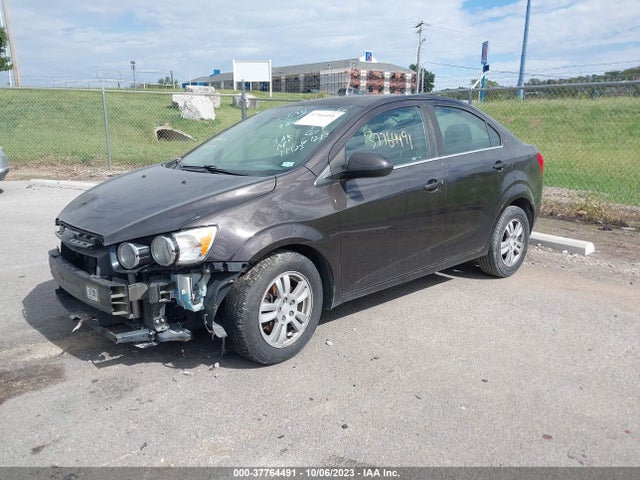 Chevrolet SONIC LT 2016 1G1JC5SH4G4127017 Image 2