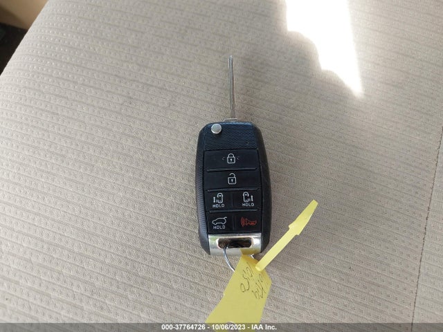KIA SEDONA LX 2016 KNDMB5C14G6164789 Image 11