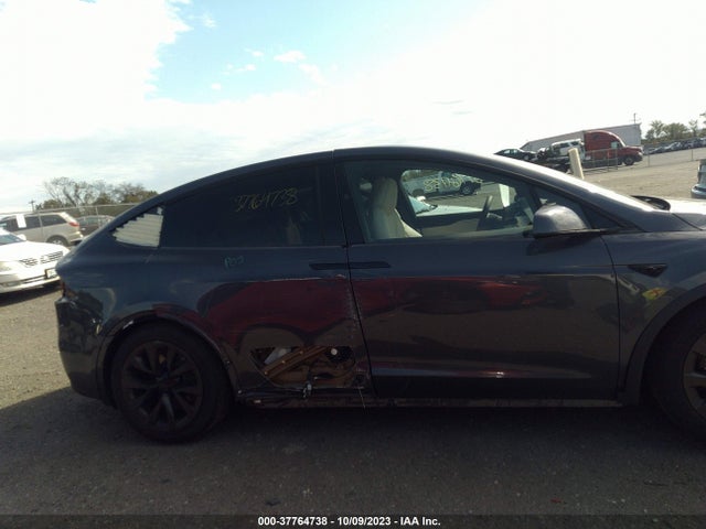Tesla MODEL X 2023 7SAXCDE57PF400167 Image 13