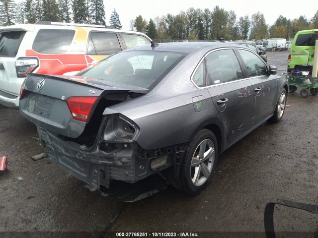 1VWAS7A30EC039979 Volkswagen Passat Wolfsburg Ed