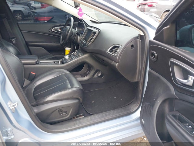 Chrysler 200 C 2015 1C3CCCCBXFN609664 Image 5