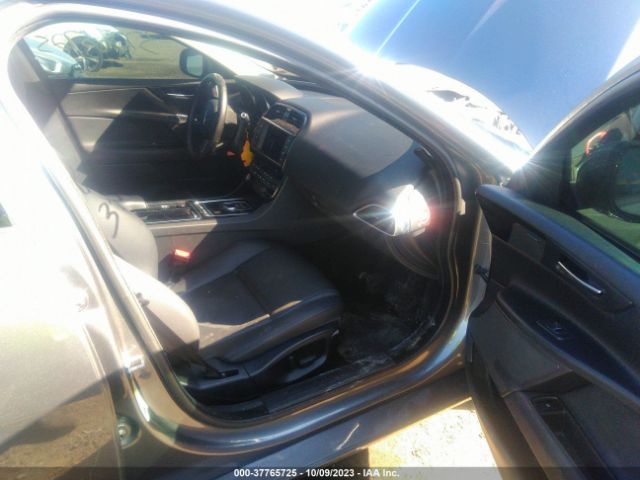 2018 JAGUAR XE SAJAJ4FX4JCP37085 Photo 4