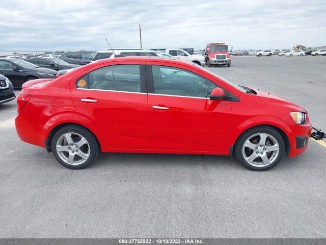 Chevrolet SONIC LTZ 2015 1G1JE5SB9F4126840 Image 13