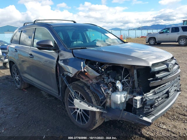2017 5TDJZRFH8HS370357 main image