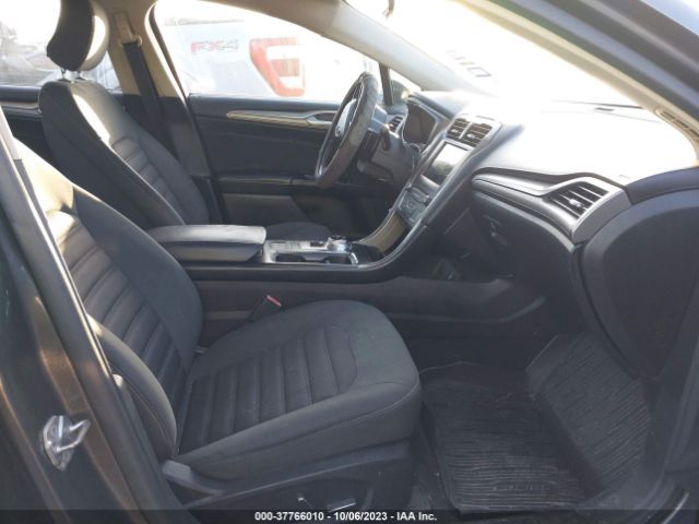 3FA6P0HD3HR262268 Ford FUSION SE