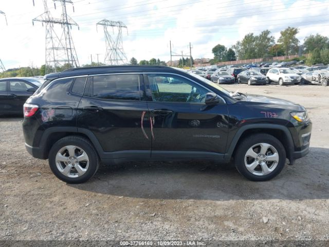3C4NJDBBXJT350166 Jeep Compass Latitude