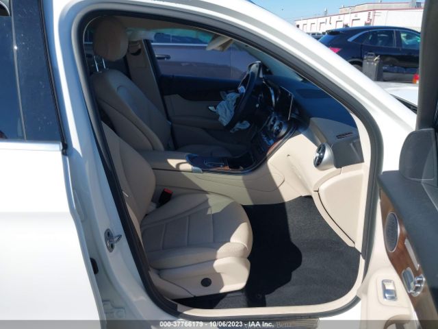 W1N0G8DB5NV370885 Mercedes-Benz Glc Glc 300