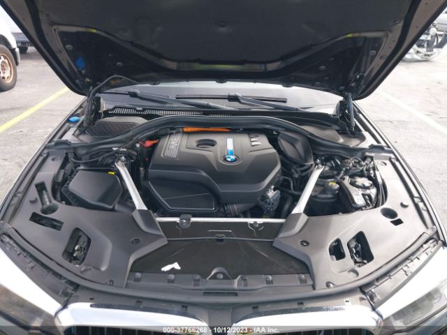 WBAJA9C50JB252198 BMW 5 Series 530e Iperformance