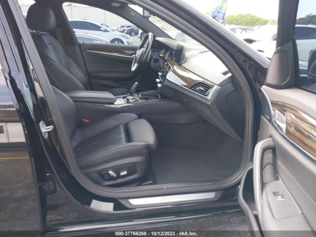 WBAJA9C50JB252198 BMW 5 Series 530e Iperformance