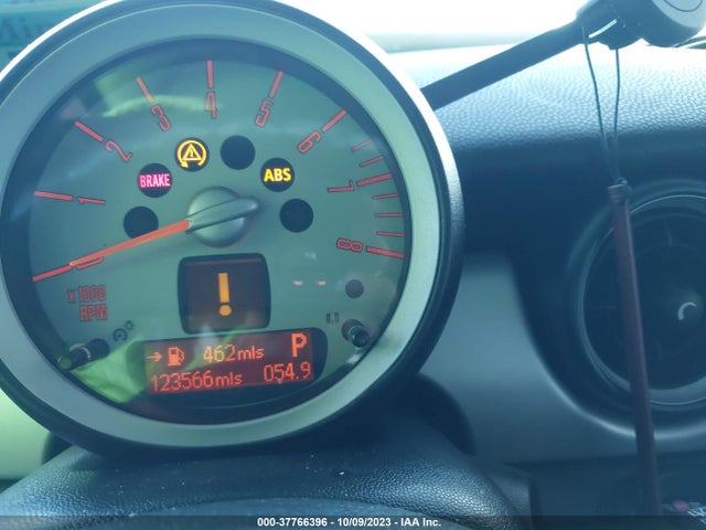 2010 MINI COOPER HARDTOP WMWMF3C52ATZ65111 Photo 6