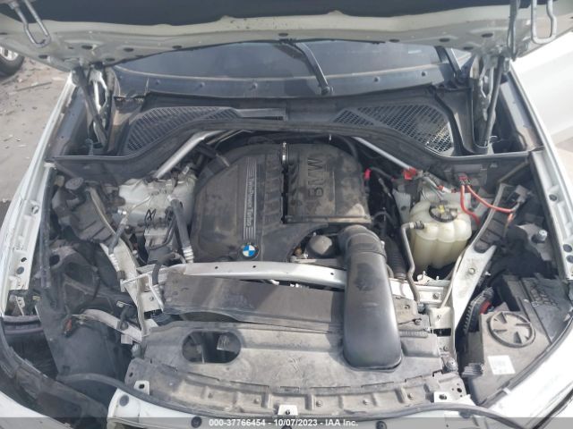 2016 BMW X5 5UXKR0C53G0U12086 Photo 9