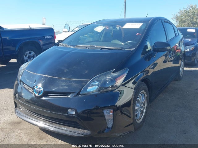 Toyota Prius Four 2015 JTDKN3DU4F0456780 Image 2