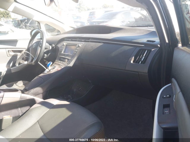 Toyota Prius Four 2015 JTDKN3DU4F0456780 Image 5