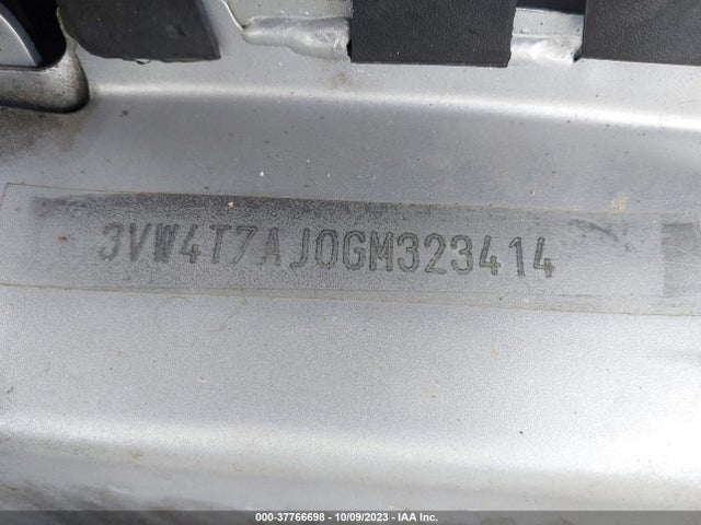 3VW4T7AJ0GM323414 Volkswagen Jetta Sedan 2.0t Gli Se