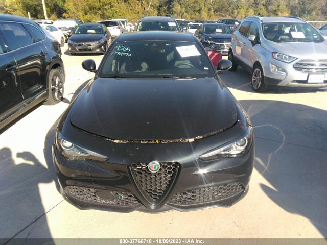 2022 Alfa Romeo Giulia, VIN: ZARFAMAN3N7663320