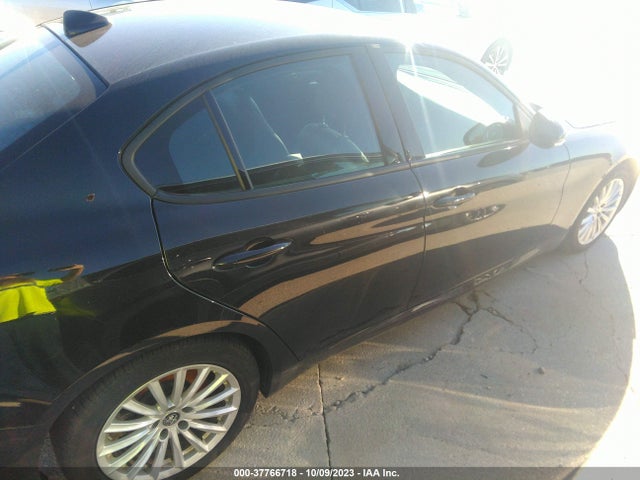 2022 Alfa Romeo Giulia, VIN: ZARFAMAN3N7663320