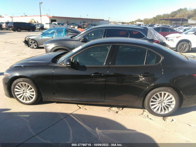 2022 Alfa Romeo Giulia, VIN: ZARFAMAN3N7663320