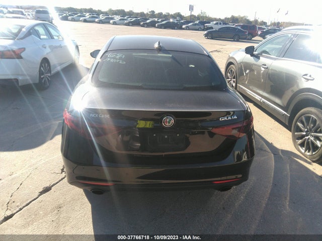 2022 Alfa Romeo Giulia, VIN: ZARFAMAN3N7663320