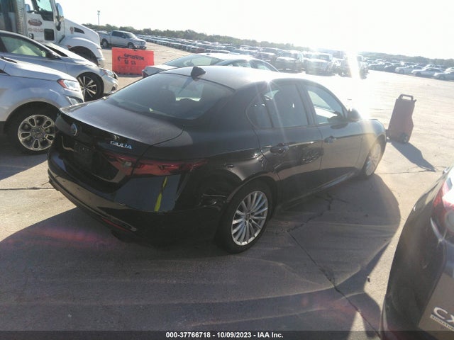 2022 Alfa Romeo Giulia, VIN: ZARFAMAN3N7663320