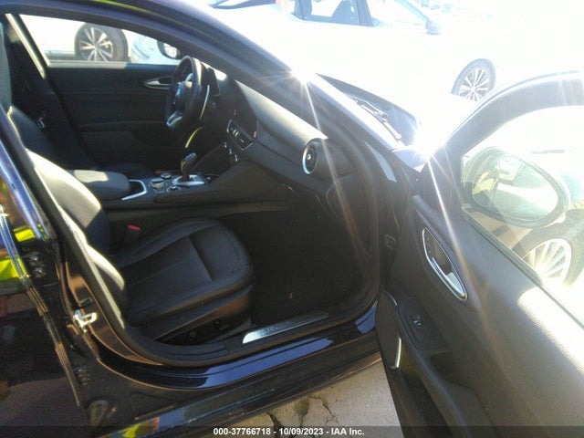 2022 Alfa Romeo Giulia, VIN: ZARFAMAN3N7663320