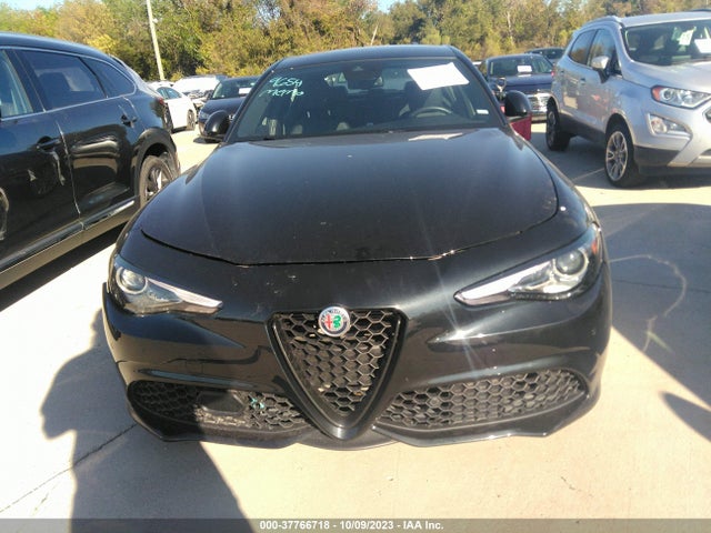 2022 Alfa Romeo Giulia, VIN: ZARFAMAN3N7663320