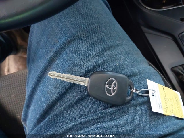 Toyota Rav4 Xle 2017 JTMWFREV8HD097289 Image 11