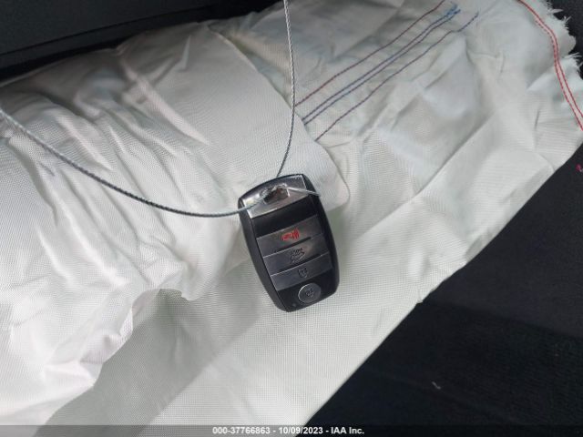 KNDCC3LC2H5053101 KIA NIRO EX